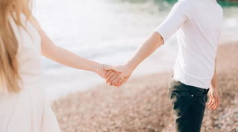 想挽回女友有点冷漠,怎样挽回女友的心？