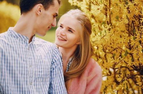 男生卑微挽回女生视频,男生挽回女友：爱意感人视频