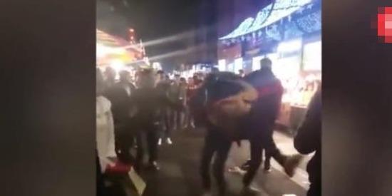 当街挽回男友的话语,女子当街挽回男友感人一幕