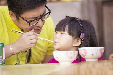 女儿挽回老爸的心,女儿化解父亲误会