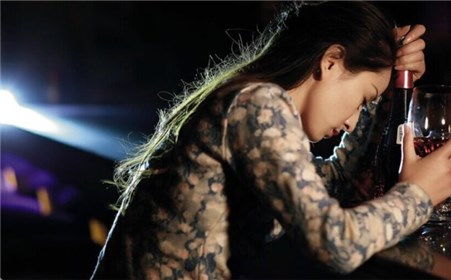 女生再次登台挽回前任,女孩再次上台挽回前男友