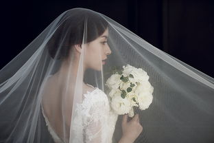 美女买了婚纱挽回男友,美女买婚纱拯救爱情