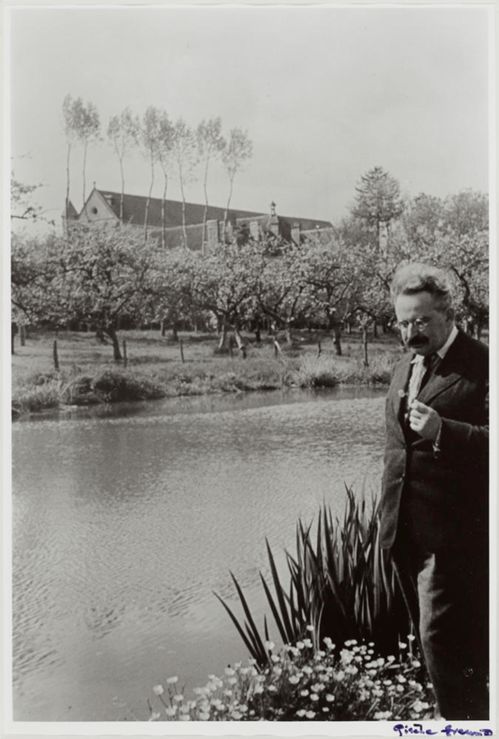 波德莱尔挽回爱情的诗,波德莱尔的挽回爱情之诗：新标题——言必信行必果的情感恢复之路。