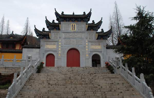 去寺庙怎么挽回前任,如何在寺庙内挽回前任