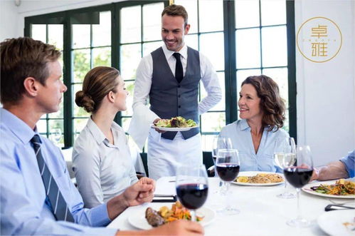 饭桌上失礼怎么挽回,餐桌礼仪失误应对方法