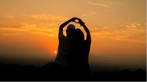 挽回我们回不去了,回头已不可能，如何前行是关键