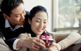 夫妻冷战男方怎么挽回,夫妻冷战：男方如何重建爱情