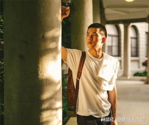 断臂女孩挽回小伙视频,断臂女孩抓住小伙心，恳求重回旧爱