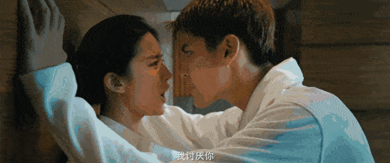 挽回时男生太卑微,男生挽回过于卑微