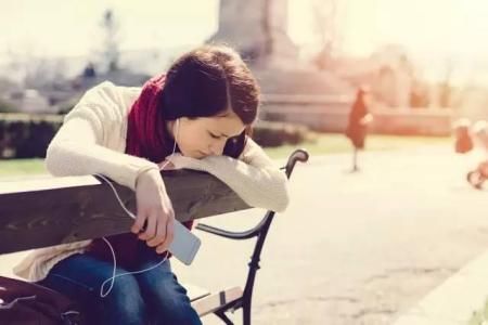 异地男友分手挽回技巧,异地分手后如何挽回男友