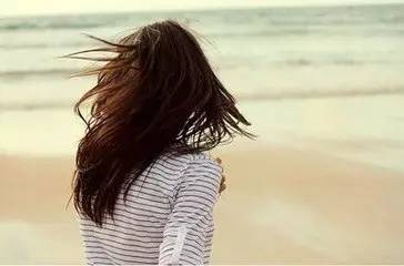 哭着挽回女友的句子,挽救爱情：男子含泪求复合