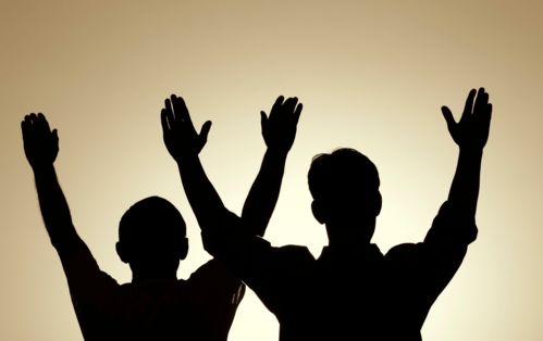 酒后发疯如何挽回朋友,如何挽回因酒后失态的友谊