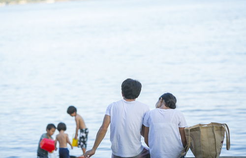 父亲努力挽回孩子的话,父亲奋力争取孩子归来