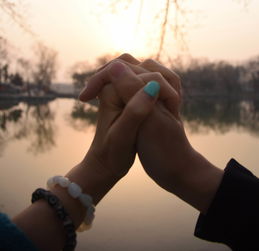 拜金女想要挽回你，如何让拜金女对你死心塌地？