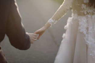 对方已有女友怎么挽回,挽回已有女友，技巧在此！