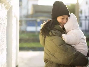 痴情女孩挽回男友,爱情危机中奋力挽回，女孩成功重返男友身旁