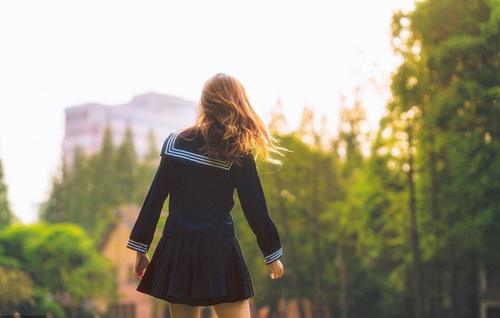 男生挽回要主动点,男生挽回女生需主动