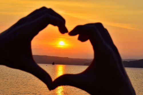 挽回而又遗憾男孩图片,遗憾结束爱情，但挽回希望依然存在