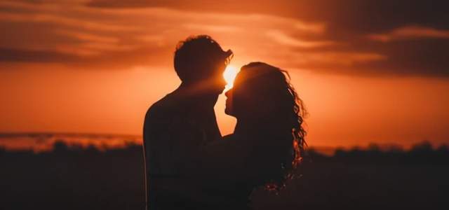 寻死挽回女朋友,用生命挽回爱情