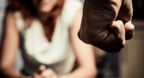 哭着跪着挽回女友,挽救爱情，跪求女友原谅