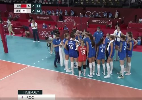 女排挽回赛点分享,女排逆袭，连扳四局！