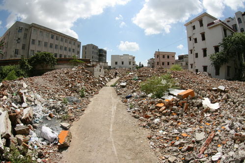 怎么挽回被拆迁的人,如何帮助拆迁户恢复失落的家园