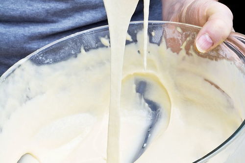 奶油打发太过怎么挽回,奶油过度打发怎么修复)