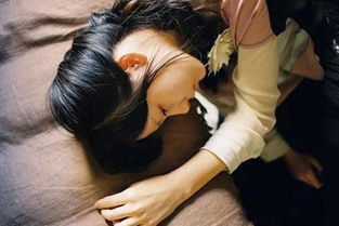 怎样挽回出轨老公的女人，挽救婚姻：重振夫妻感情的秘诀