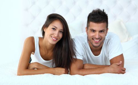 男子用钱来挽回妻子,用钱收回妻子的心