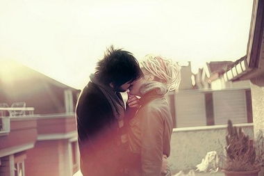 如何破镜重圆挽回感情,重拾爱情：如何挽回失去的感情)