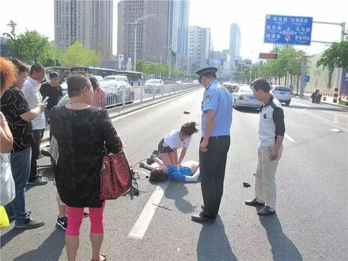 女孩挽回外卖小哥视频,女孩成功挽回外卖小哥，感人现场