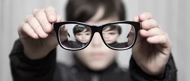 刚刚近视能挽回吗,近视能恢复吗？重新审视治疗方案