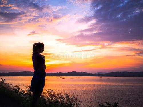 彻底死心不再挽回感情,决定放下，告别情感