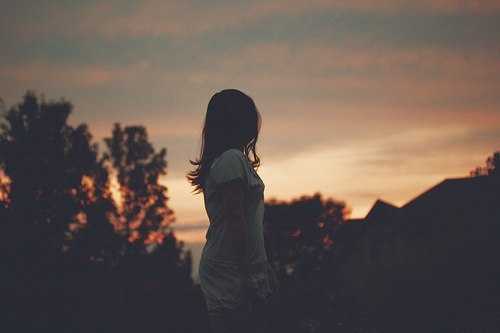 离开的时候才挽回,走了才回头，心中的失落与重逢