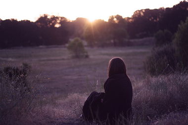 挽回文案伤感男生,挽回情感：如何赢回他的心？