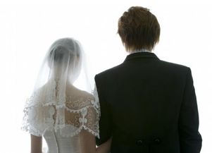 订婚时如何挽回对方,如何在订婚时挽回另一半？
