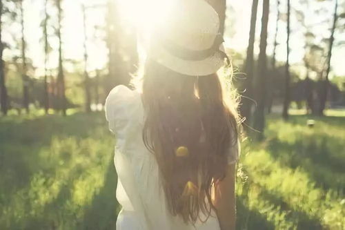 女生挽回语录短句图片,感人女生挽回短句，情话语录分享