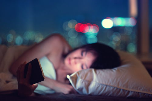 制造浪漫挽回女友的视频，爱的复苏：挽回女友的三个实用技巧