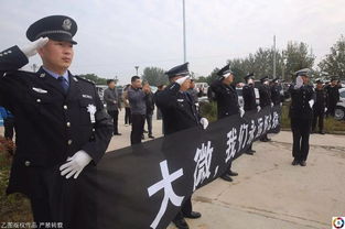 民警挽回老人视频,民警神勇出手助老人，曾想轻生。