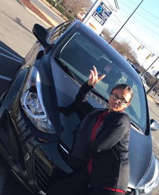 故意被车撞挽回女朋友,车祸中幸存者挽回女友