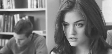 黑衣男挽回红衣女,黑衣男成功挽回红衣女