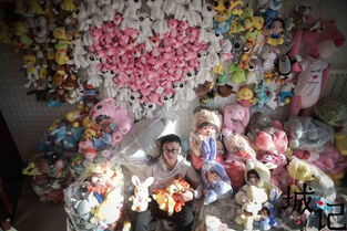 带花车站挽回东北女友，东北男子乘花车奔赴远方，在车站等候女友的拥抱