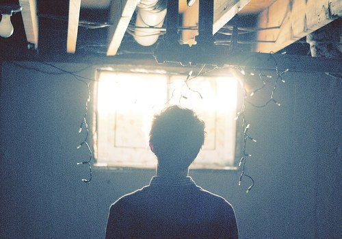 挽回感情适合听的歌曲,怎样挽回她的心？陪伴能让人更加坚强